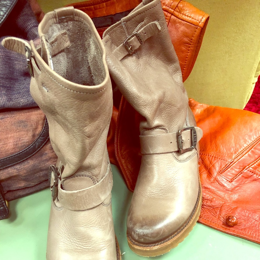 🛑SOLD🛑 Cream Frye Boots